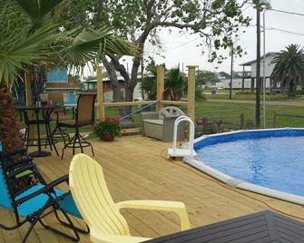 Reel'em Inn - Adventures Start Here! - Port O'Connor - Pool