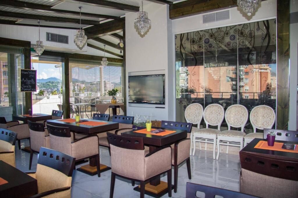 Oxford Hotel - تيرانا - مطعم