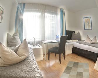 Hotel Merlin Garni - Cologne - Bedroom