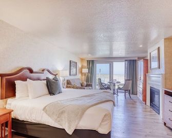 Inn of the Four Winds Seaside Oceanfront - Seaside