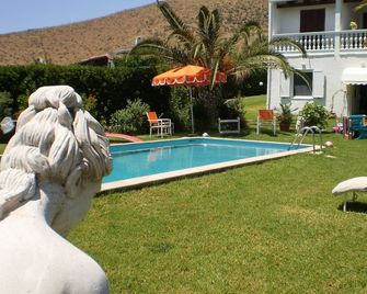 Private Villa In Marathon With Pool And Sea View - Maratón - Piscina