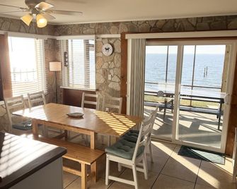 Waterfront on Kent Island - Stevensville - Comedor