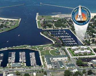 Marina Sunset - Luxury Family Condo - Ludington - Building