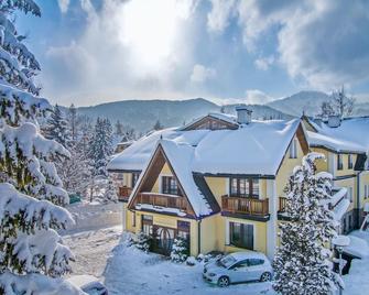 ريزيجيسيا سينكيفيتشوفكا - زاكوباني - مبنى