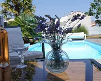 Logis de Carantonus - Saint-Jean-de-Liversay - Piscina