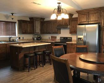 My Kaibab Retreat - Spacious and Easy Access - Fredonia - Kitchen
