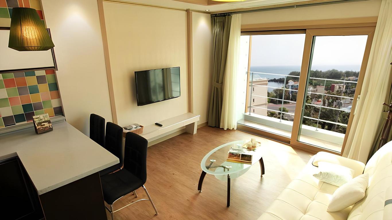 Port Avenue Hotel N Resort