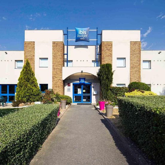 ibis budget Chartres image 1