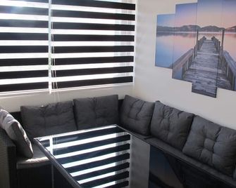 كمفورتابل 2 بد روم أبارتمنت - Sobra - غرفة معيشة