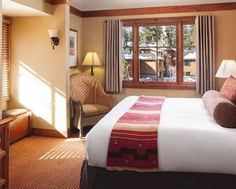 Finding Meili Gorgeous Lakeside Beach High Sierra Resort+Amenities - Incline Village