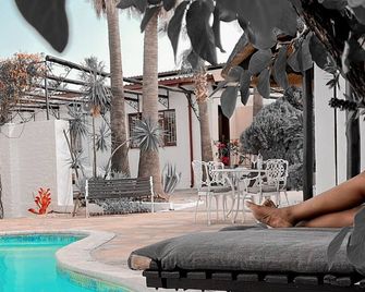 Casa Blanca Hotel - Windhoek - Piscina