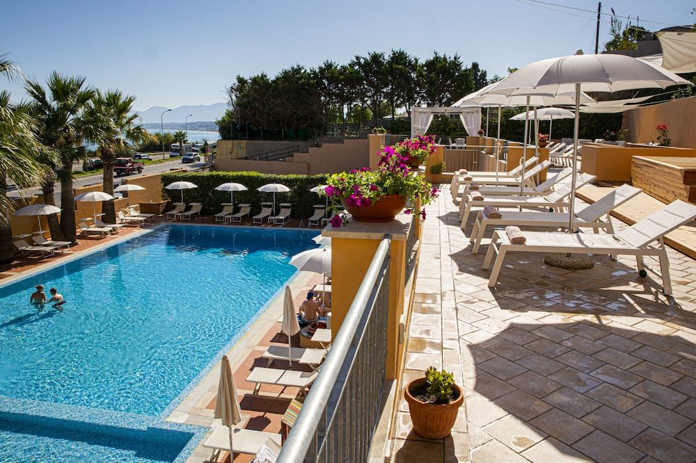 أوتل بونتا نورد - إست