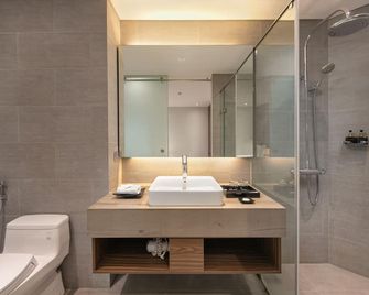 Avora Hotel - Da Nang - Bathroom