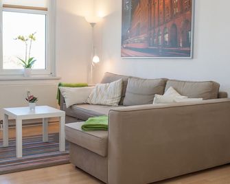 Ferienwohnung Leipzig Nord - Leipzig - Living room