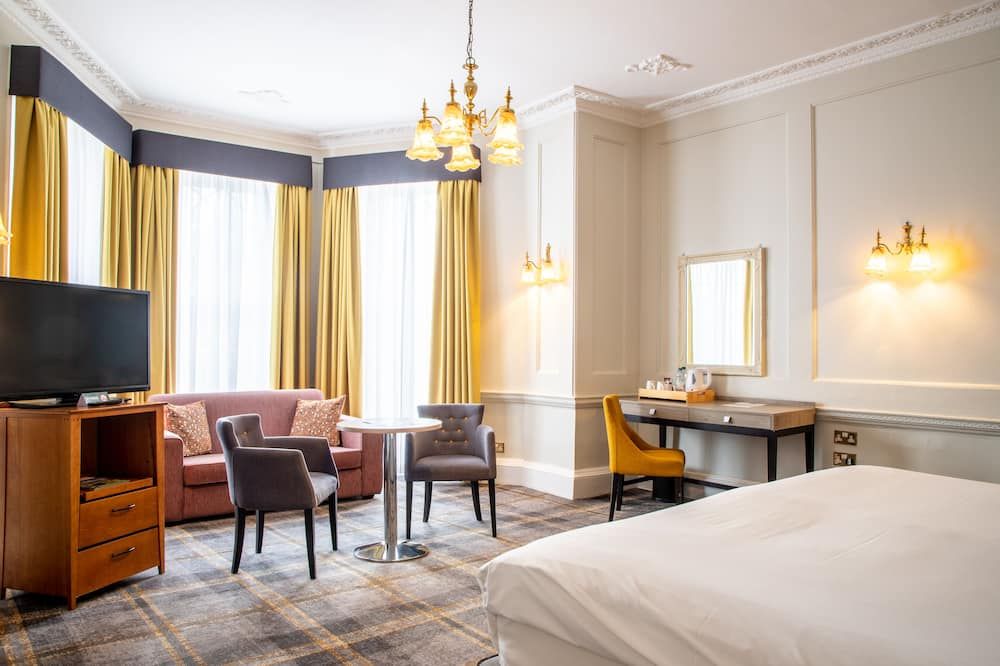 Bedroom view of Arnos Manor Hotel