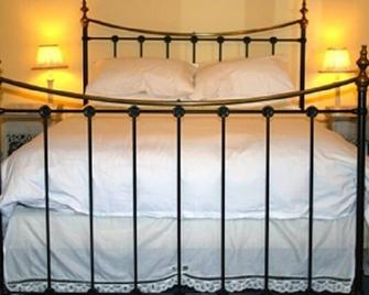 Glen Lodge Luxury B&B - Minehead - Bedroom