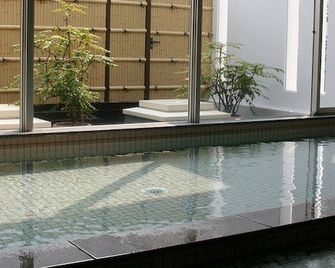 هوتل نيشي إن فوجيسان - Fuji - حوض السباحة