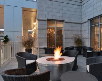 Hilton Garden Inn Rochester/University & Medical Center - Rochester - Patio