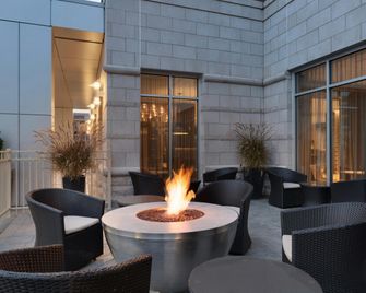 Hilton Garden Inn Rochester/University & Medical Center - רוצ'סטר - פטיו