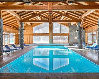 travelski home premium Résidence Le Hameau du Rocher Blanc 4 stars - Serre Chevalier - Piscine