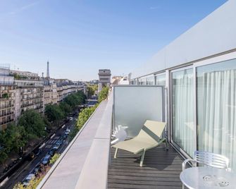 Renaissance Paris Arc de Triomphe Hotel - París - Balcón