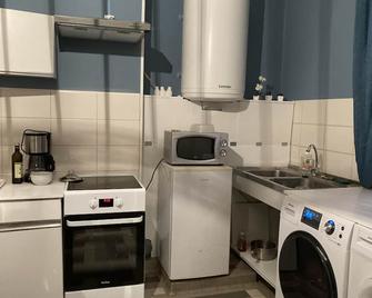 Spacious Studio in the Quiet Countryside, on the 2nd Floor - Beauquesne - Cocina