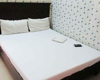 Vishnu Residency Warangal - Warangal - Phòng ngủ