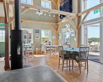 Allsta Gård Kretsloppshuset B&B - Kramfors - Restaurante