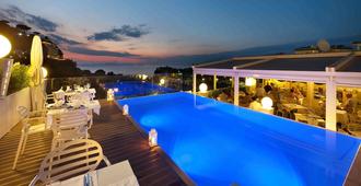 Hotel Rivage - Sorrento - Bể bơi