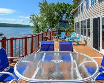 Steps To The Beach on Conesus Lake - Geneseo - Balcony