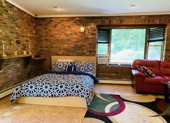 Large Private Suite + Entrance + Bath - North Haven - Bedroom