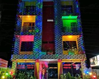 Hotel Giggle Coast Restro And Lodging - Birtamod - Edificio
