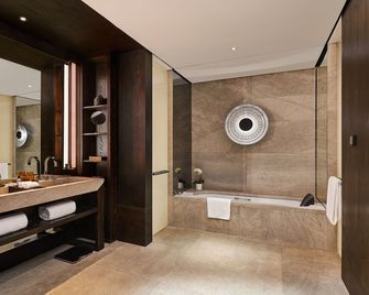 Hyatt Regency Wuhan Optics Valley - Wuhan - Bathroom