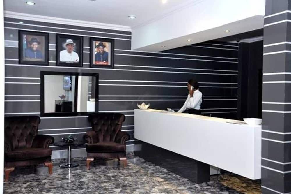 De Edge Hotel - Port Harcourt - Front desk