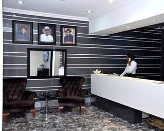 De Edge Hotel - Port Harcourt - Front desk
