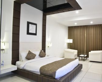 Hotel Lake View - Saputara - Habitación