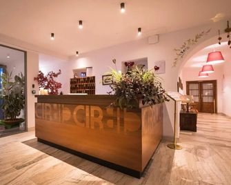 席爾酒店 - 塞爾瓦迪瓦爾加爾德納 - 塞爾瓦迪加爾代納山谷 - 櫃檯