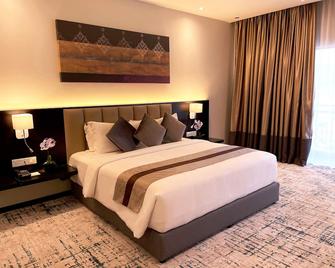 Grand Darul Makmur Hotel Kuantan - Kuantan - Bedroom
