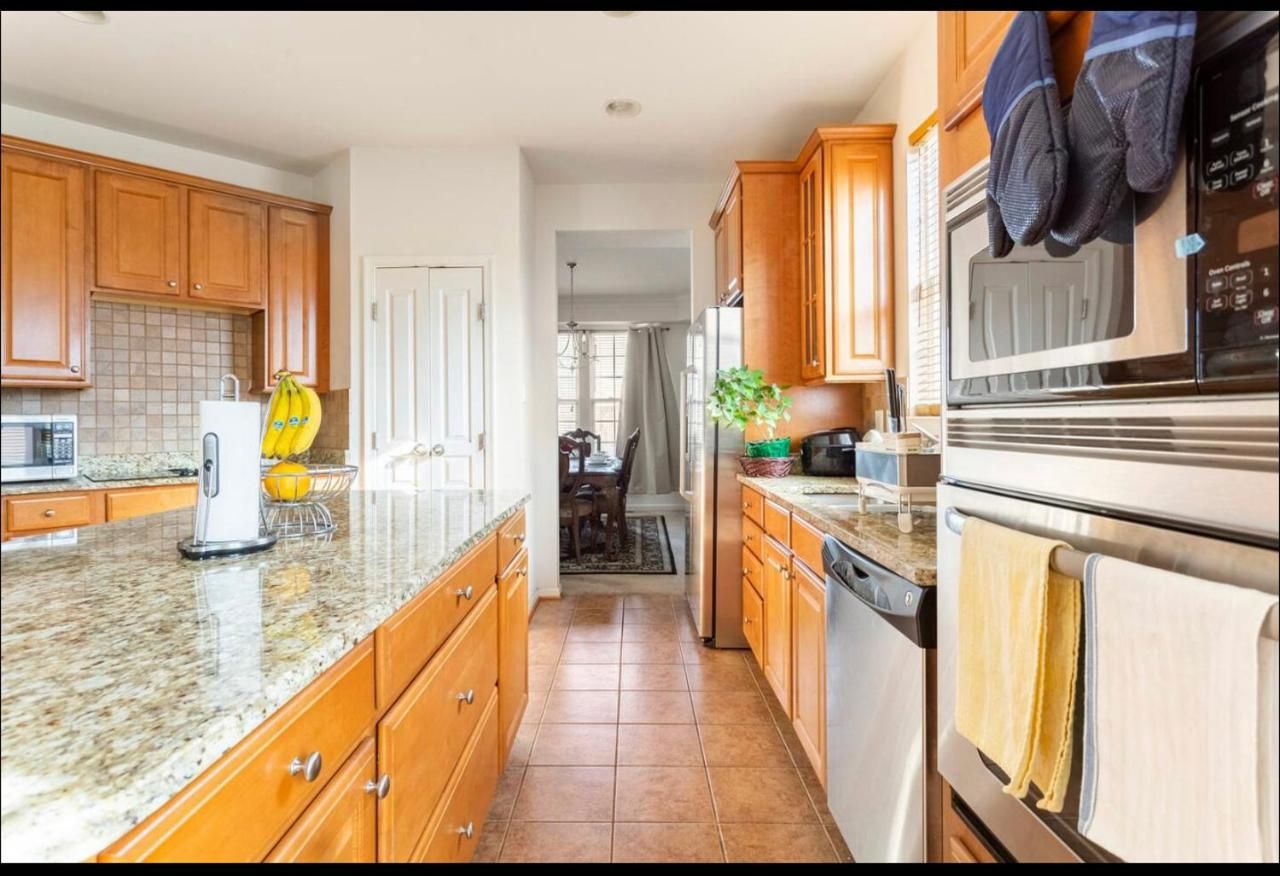 Van Gogh 3-Comfy Private Rm in single family home