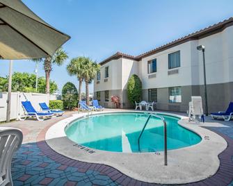 Holiday Inn Express St. Augustine Dtwn - Historic - סנט אוגוסטין - בריכה