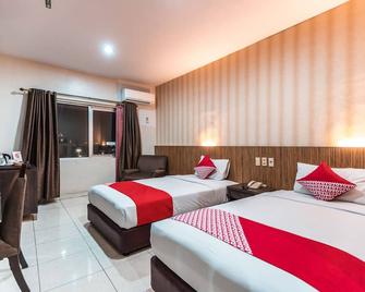 Hotel Alia Matraman - Jakarta - Bedroom