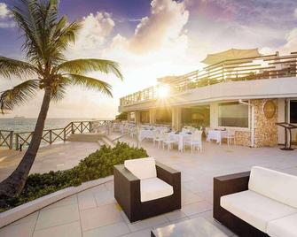 Sonesta Maho Beach Resort Casino & Spa - Lowlands - Pati