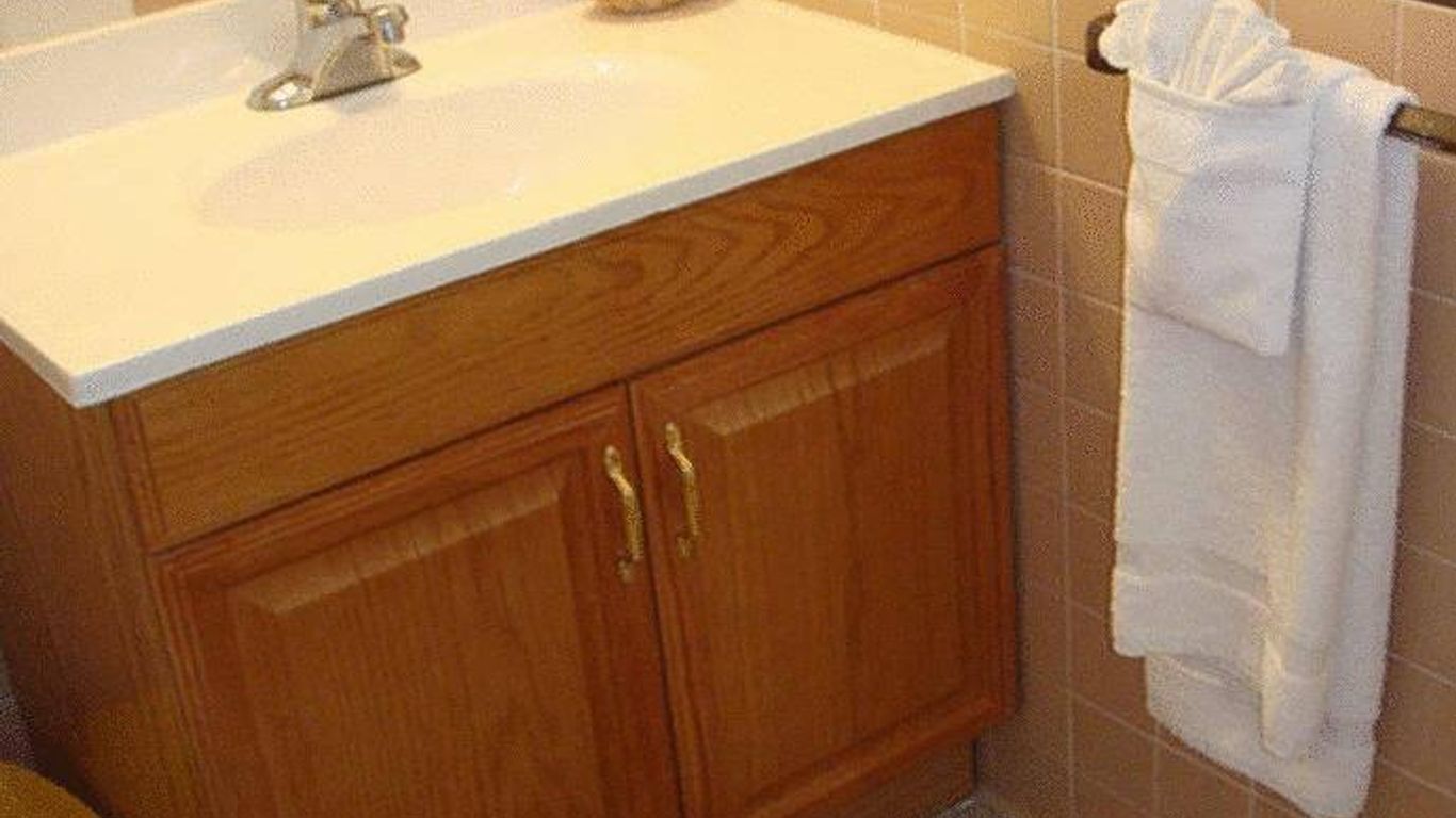 Budget Lodge Newton Falls