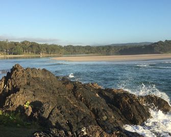 Moonee Habitat B&B - The Perfect Stopover - Moonee Beach