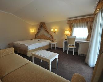 Parc Hotel Du Lac - Levico Terme - Bedroom