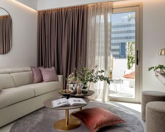We Me Suite Hotel - Riccione - Living room