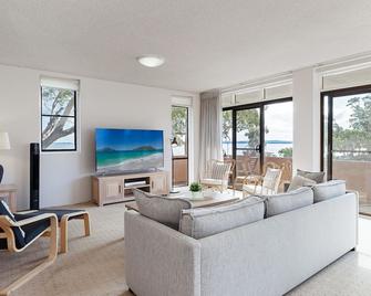 Columbia, 3 12 Columbia Close - large unit with fantastic water views and wifi - Nelson Bay - Living room