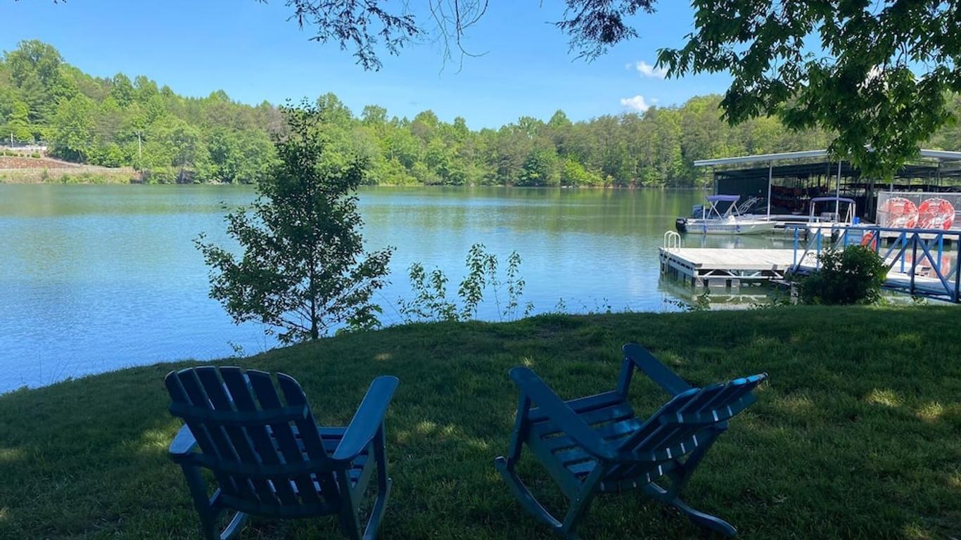 Boundary Waters Resort & Marina