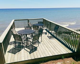 Large House On Lake Michigan Beach Nfl Draft Only 40 Minute Drive Reserve Now ! - Two Rivers - Balkon