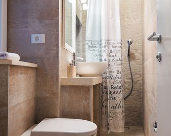 Apartments & Rooms Dujam - Split - Bathroom